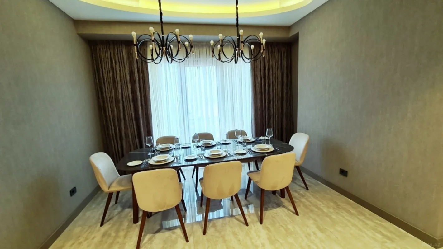 Kirayə verilir 4 otaqlı mənzil 207 m²