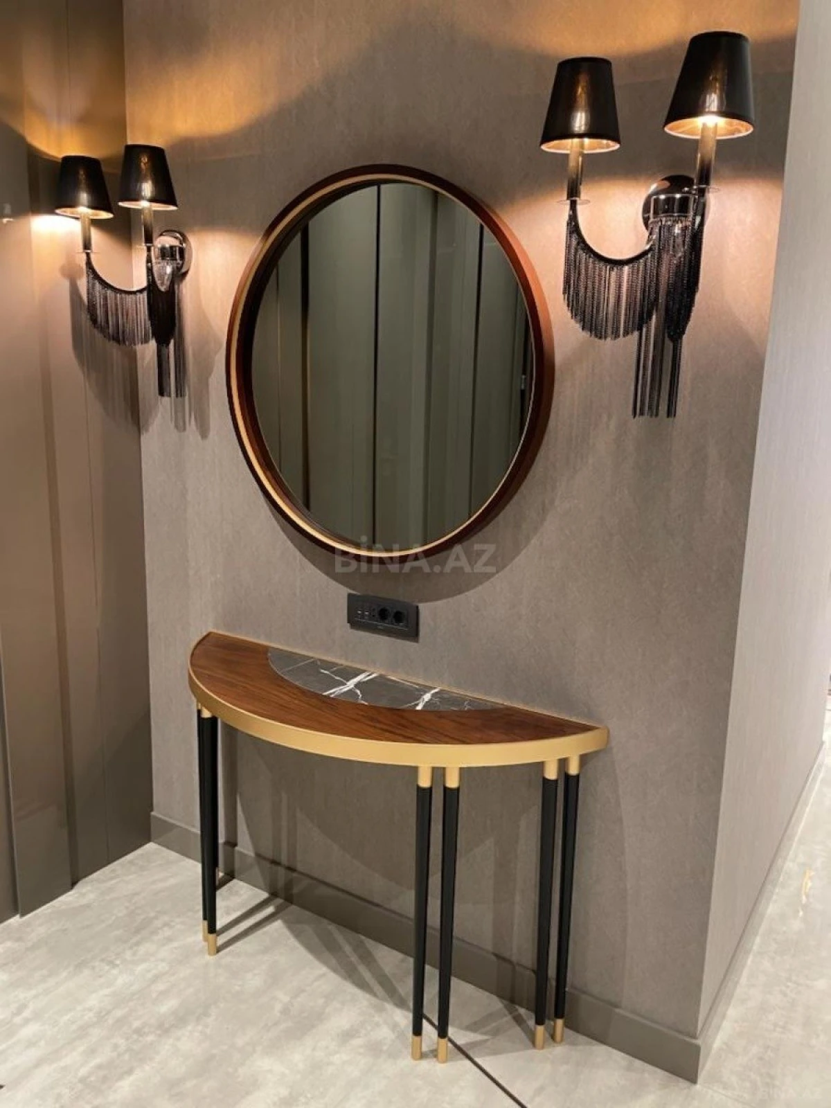 Kirayə verilir 4 otaqlı mənzil 207 m²