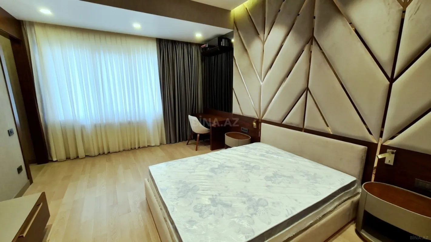 Kirayə verilir 4 otaqlı mənzil 207 m²