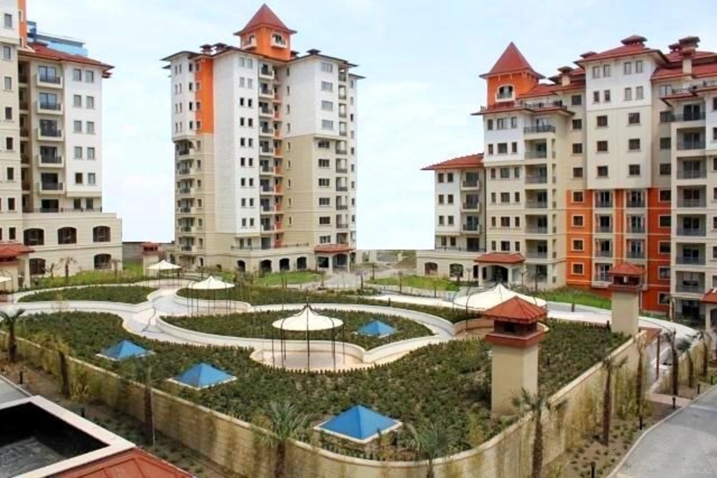 Kirayə verilir 4 otaqlı mənzil 207 m²