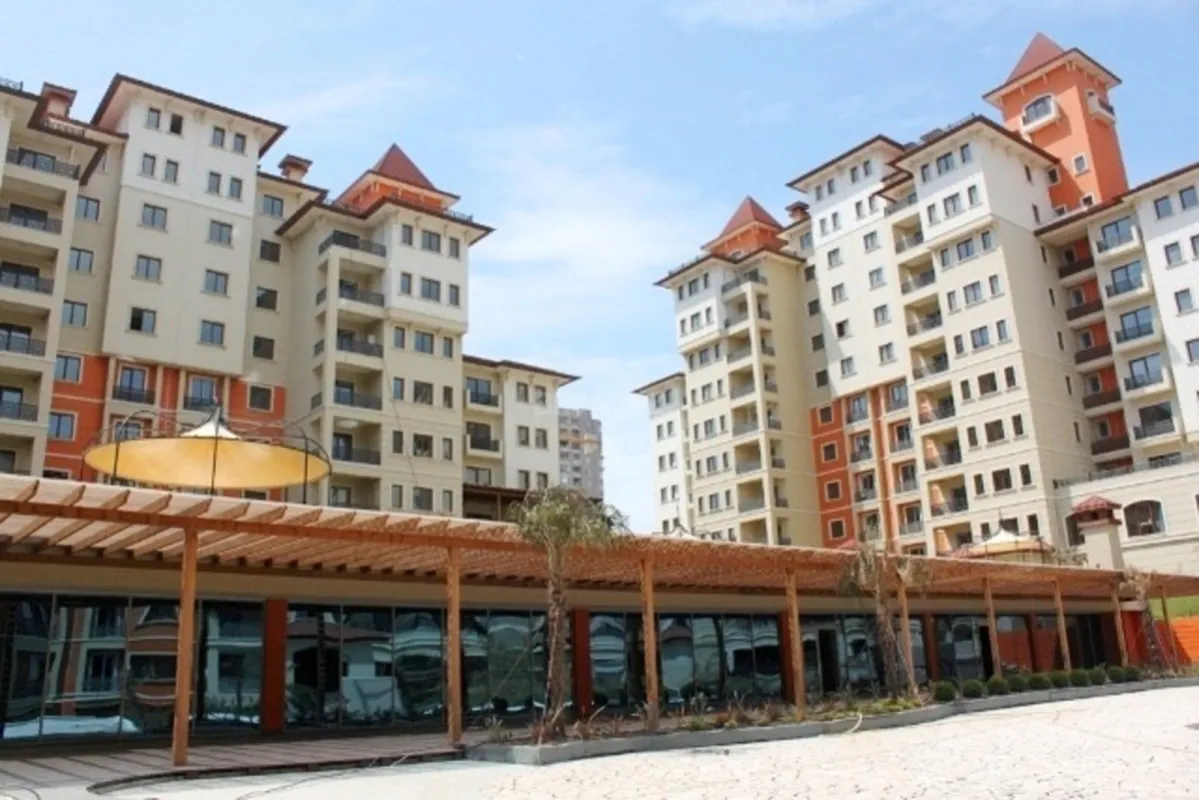 Kirayə verilir 4 otaqlı mənzil 207 m²