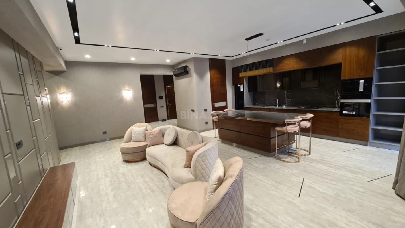 Kirayə verilir 4 otaqlı mənzil 207 m²
