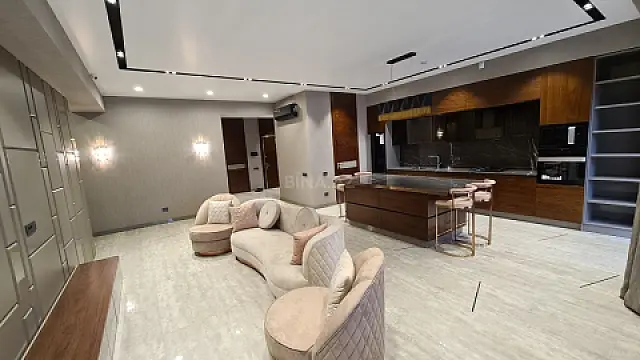 Kirayə verilir 4 otaqlı mənzil 207 m²