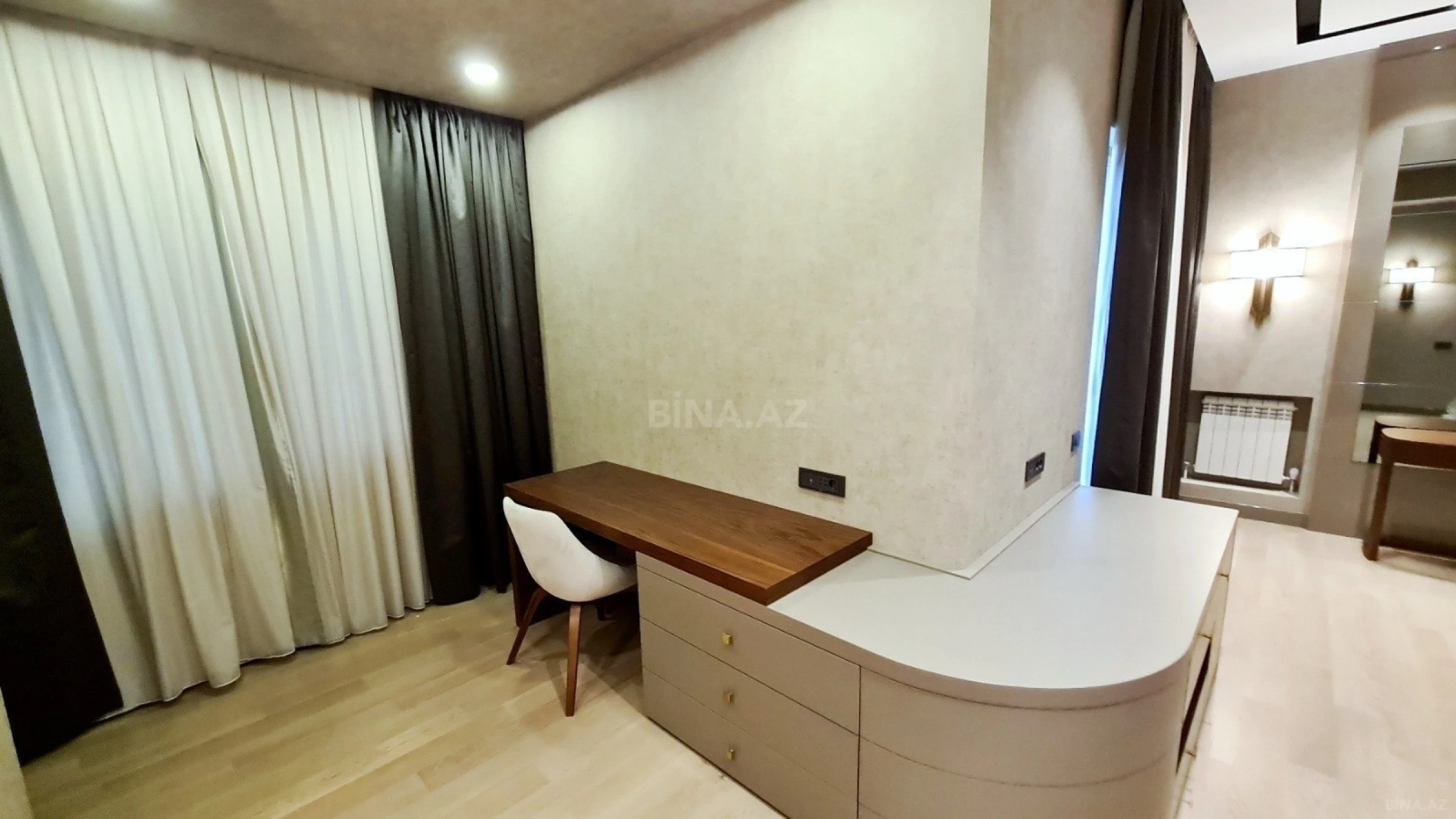Kirayə verilir 4 otaqlı mənzil 207 m²