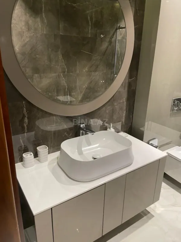 Kirayə verilir 4 otaqlı mənzil 207 m²