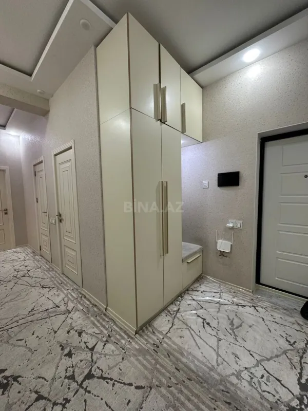 Satılır 3 otaqlı mənzil 98 m²