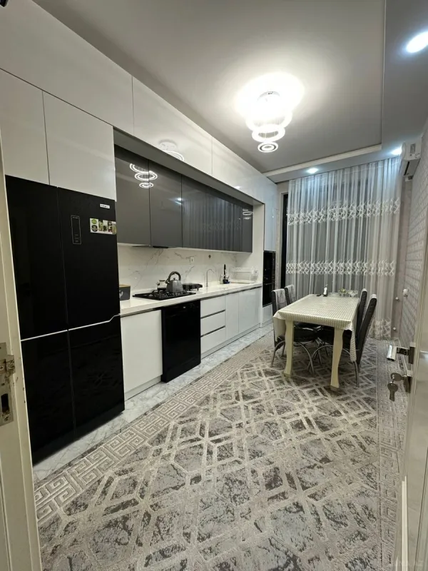 Satılır 3 otaqlı mənzil 98 m²