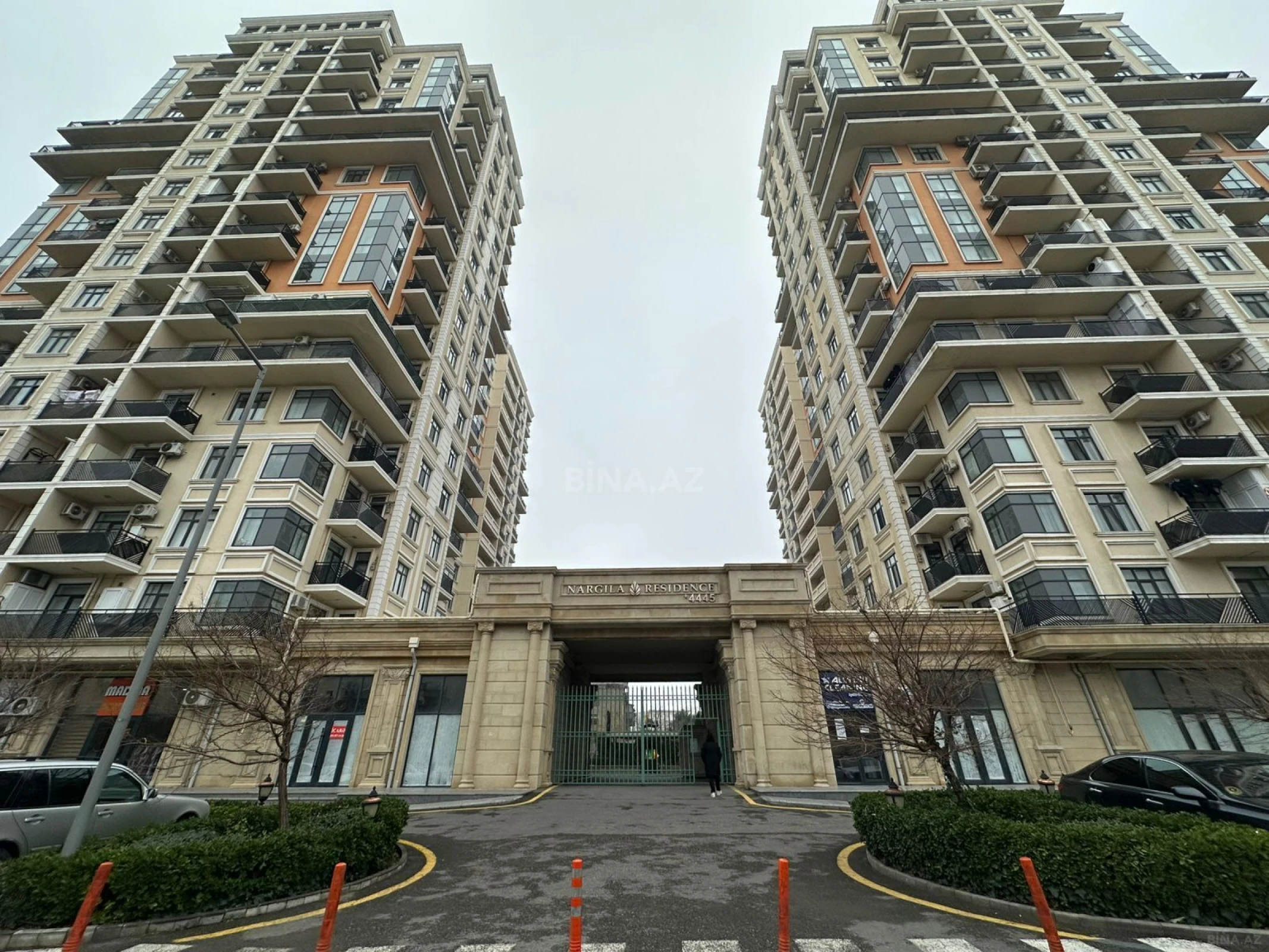 Satılır 3 otaqlı mənzil 98 m²