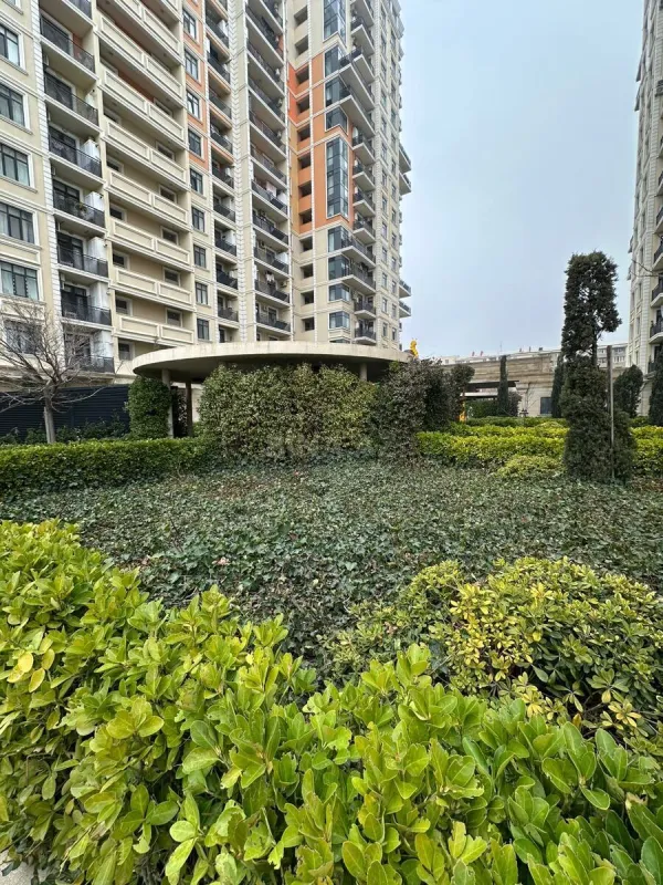 Satılır 3 otaqlı mənzil 98 m²