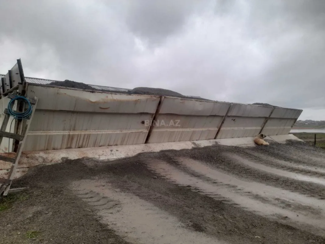 Satılır obyekt 700 m²