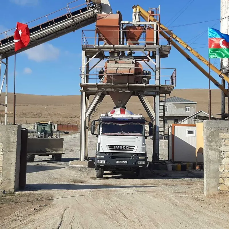 Satılır obyekt 700 m²