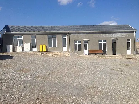 Satılır obyekt 700 m²