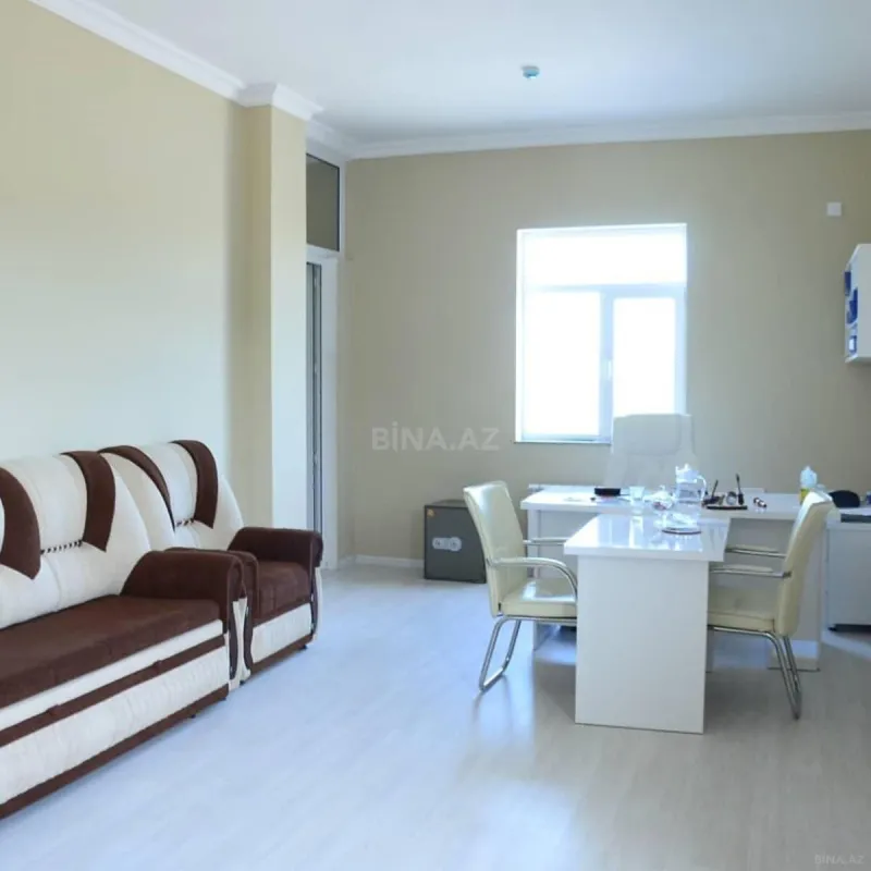 Satılır obyekt 700 m²