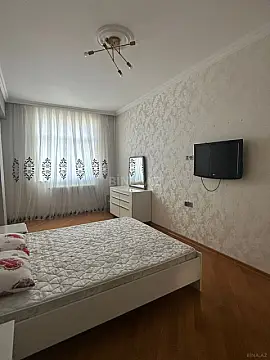 Satılır 3 otaqlı mənzil 102 m²