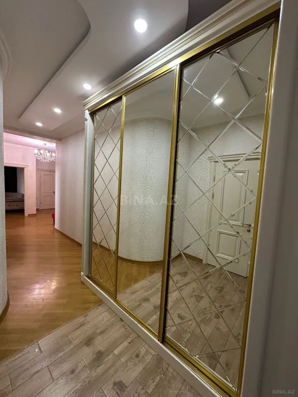 Satılır 3 otaqlı mənzil 102 m²