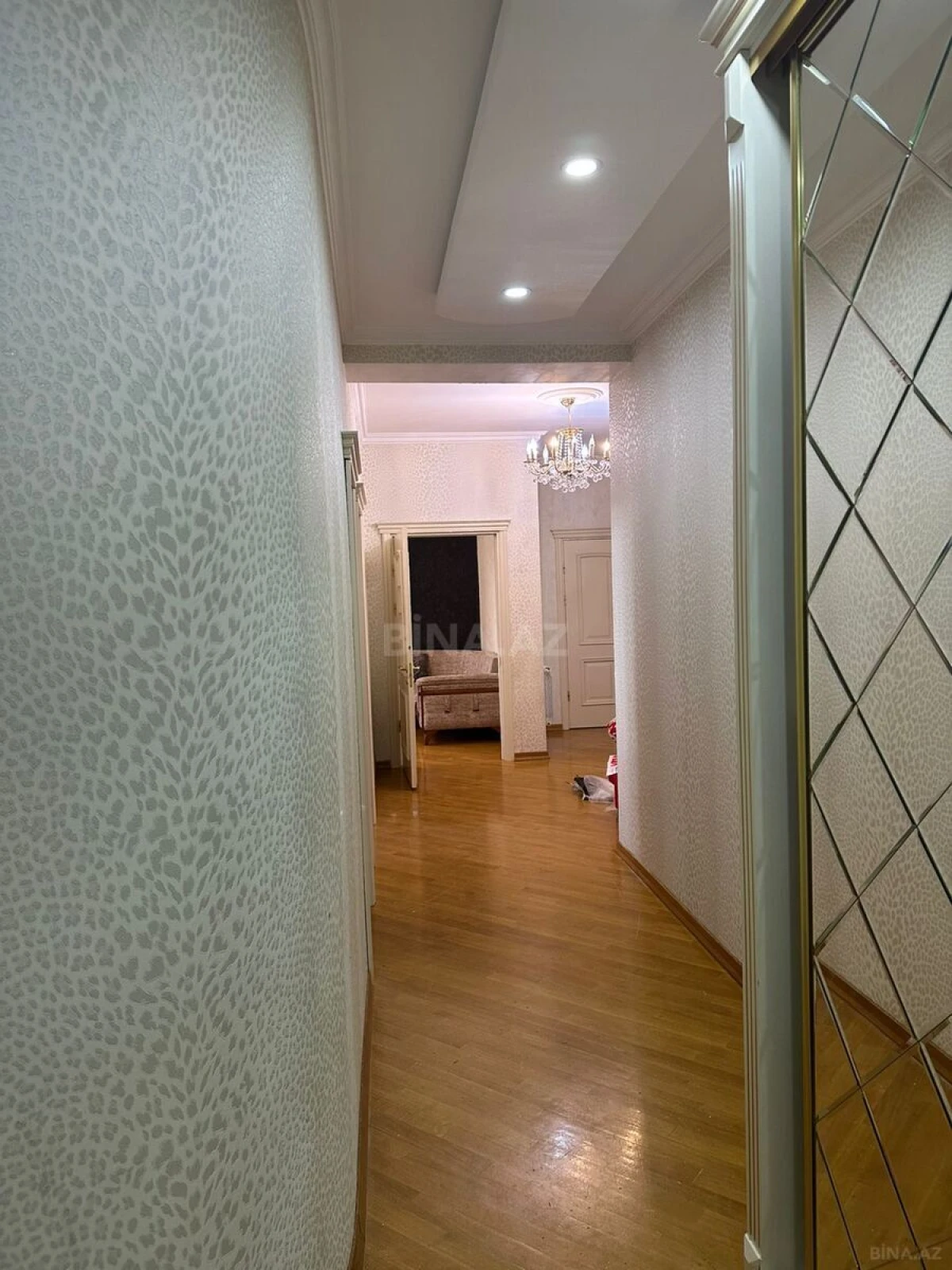Satılır 3 otaqlı mənzil 102 m²