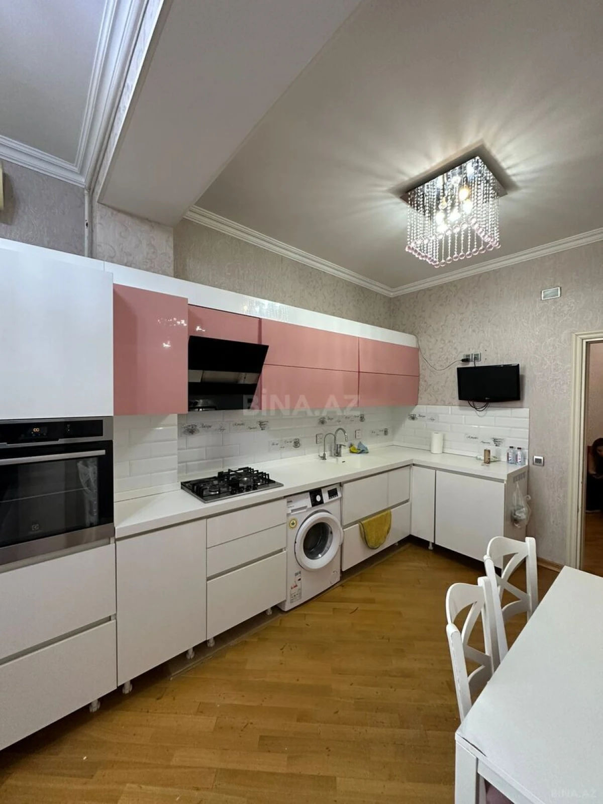 Satılır 3 otaqlı mənzil 102 m²