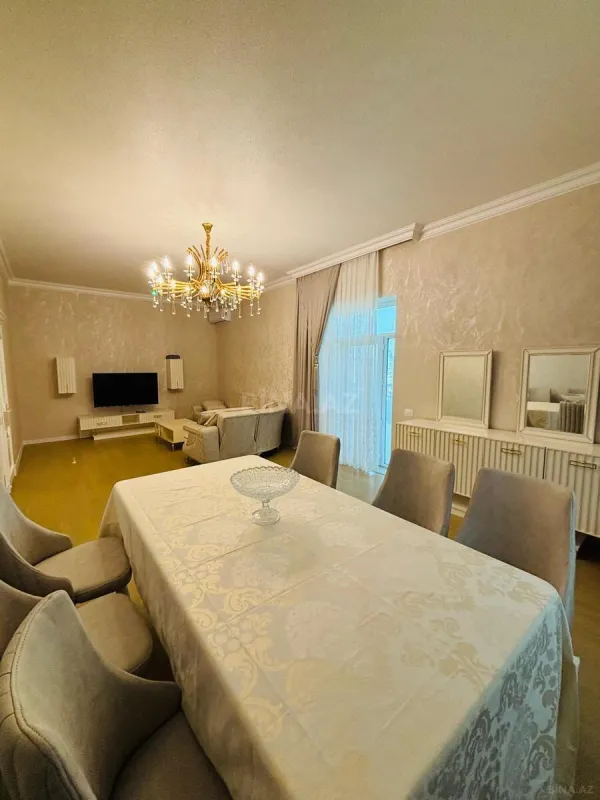 Satılır 9 otaqlı həyət evi 370 m²