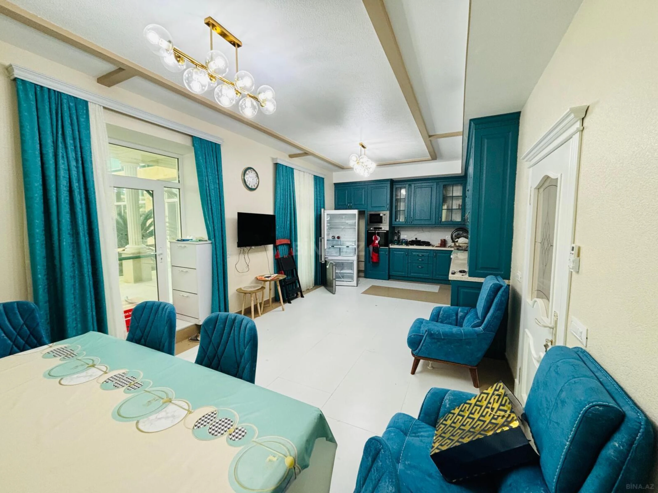 Satılır 9 otaqlı həyət evi 370 m²