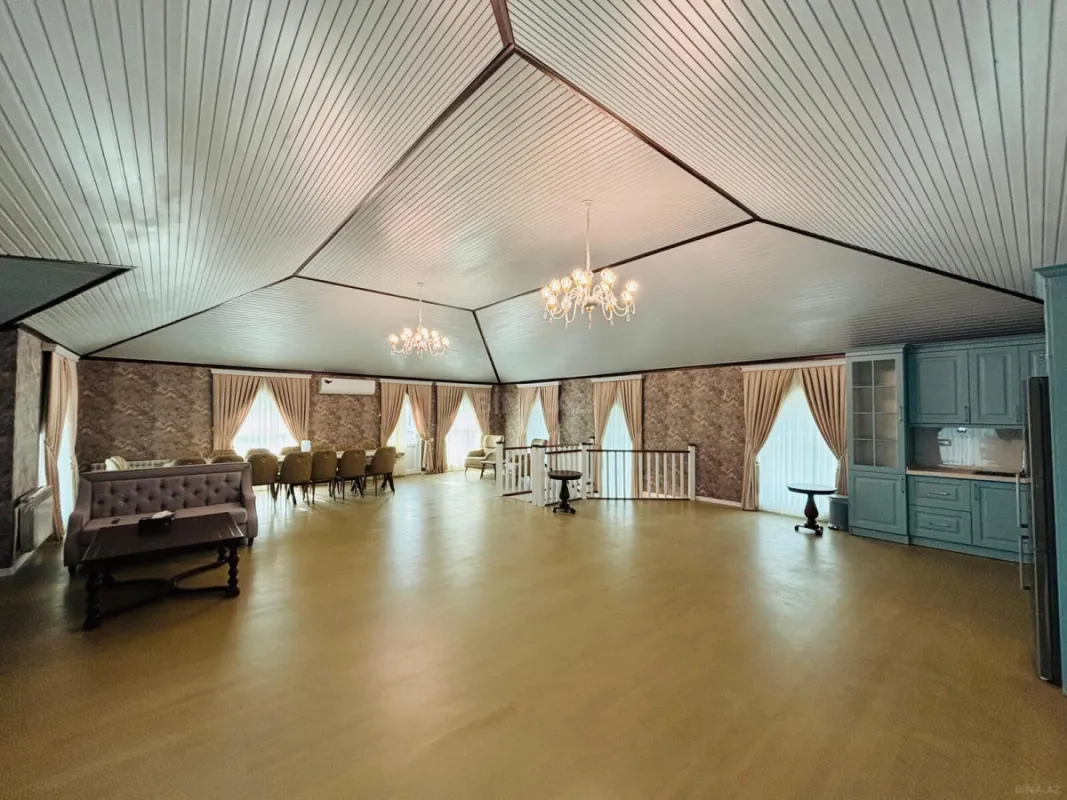 Satılır 9 otaqlı həyət evi 370 m²