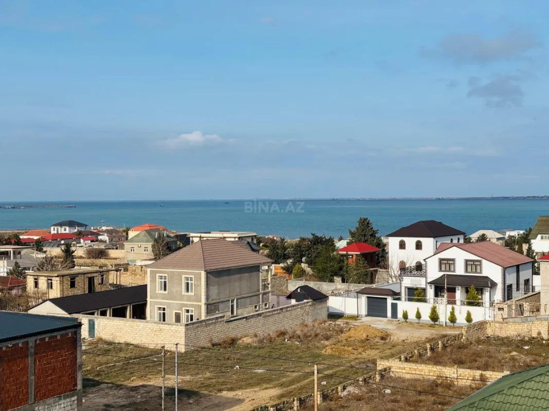 Satılır 9 otaqlı həyət evi 370 m²