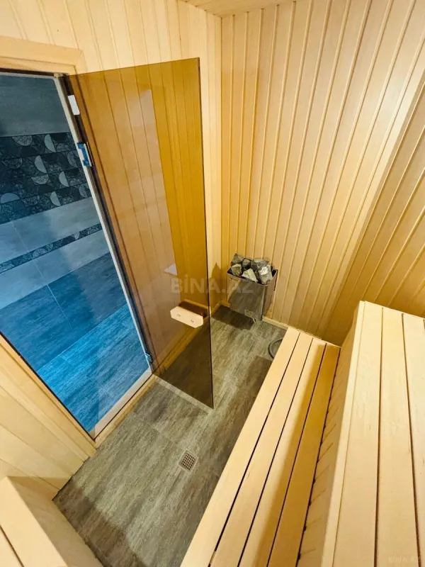 Satılır 9 otaqlı həyət evi 370 m²