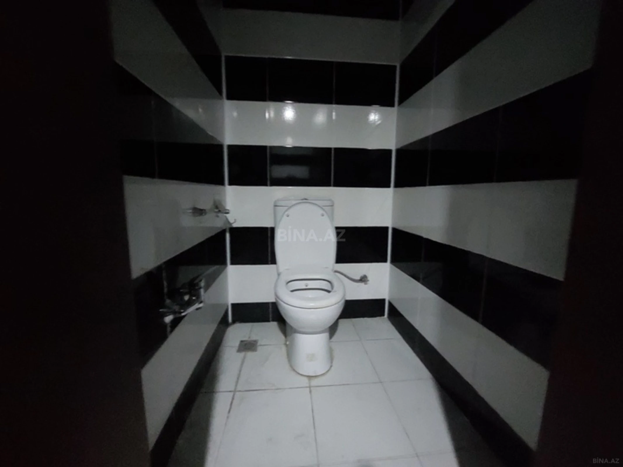 Satılır obyekt 300 m²