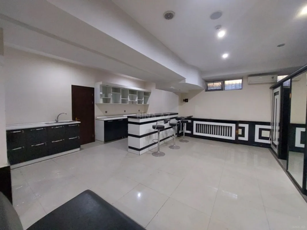 Satılır obyekt 300 m²