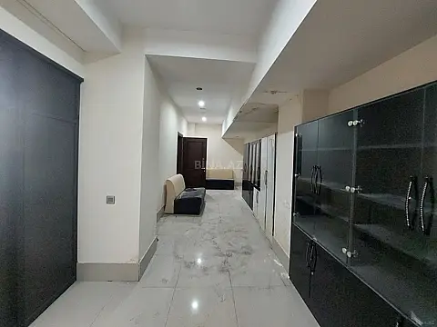 Satılır obyekt 300 m²