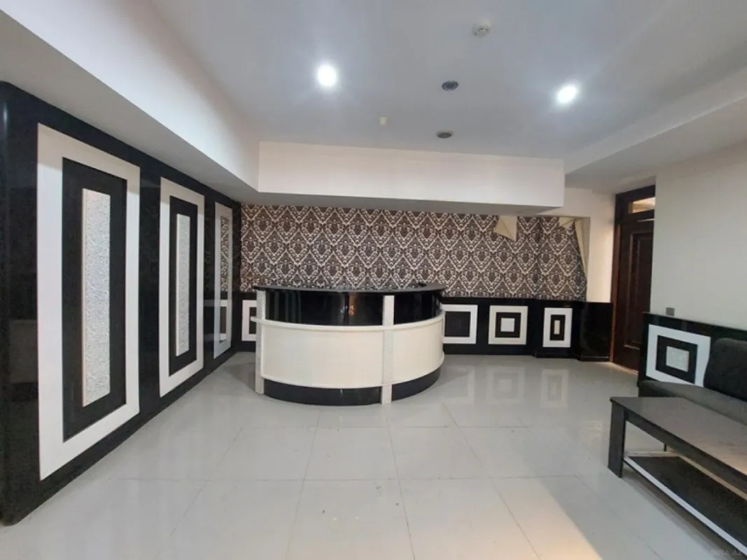 Satılır obyekt 300 m²