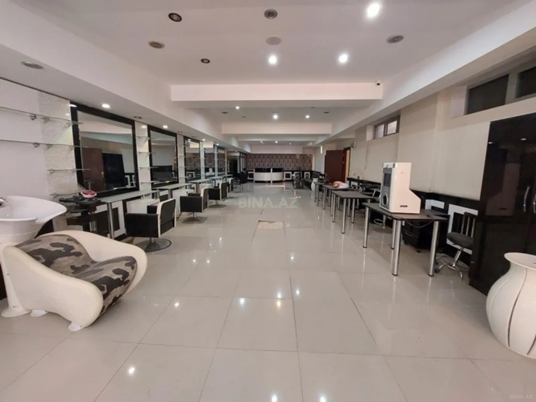 Satılır obyekt 300 m²