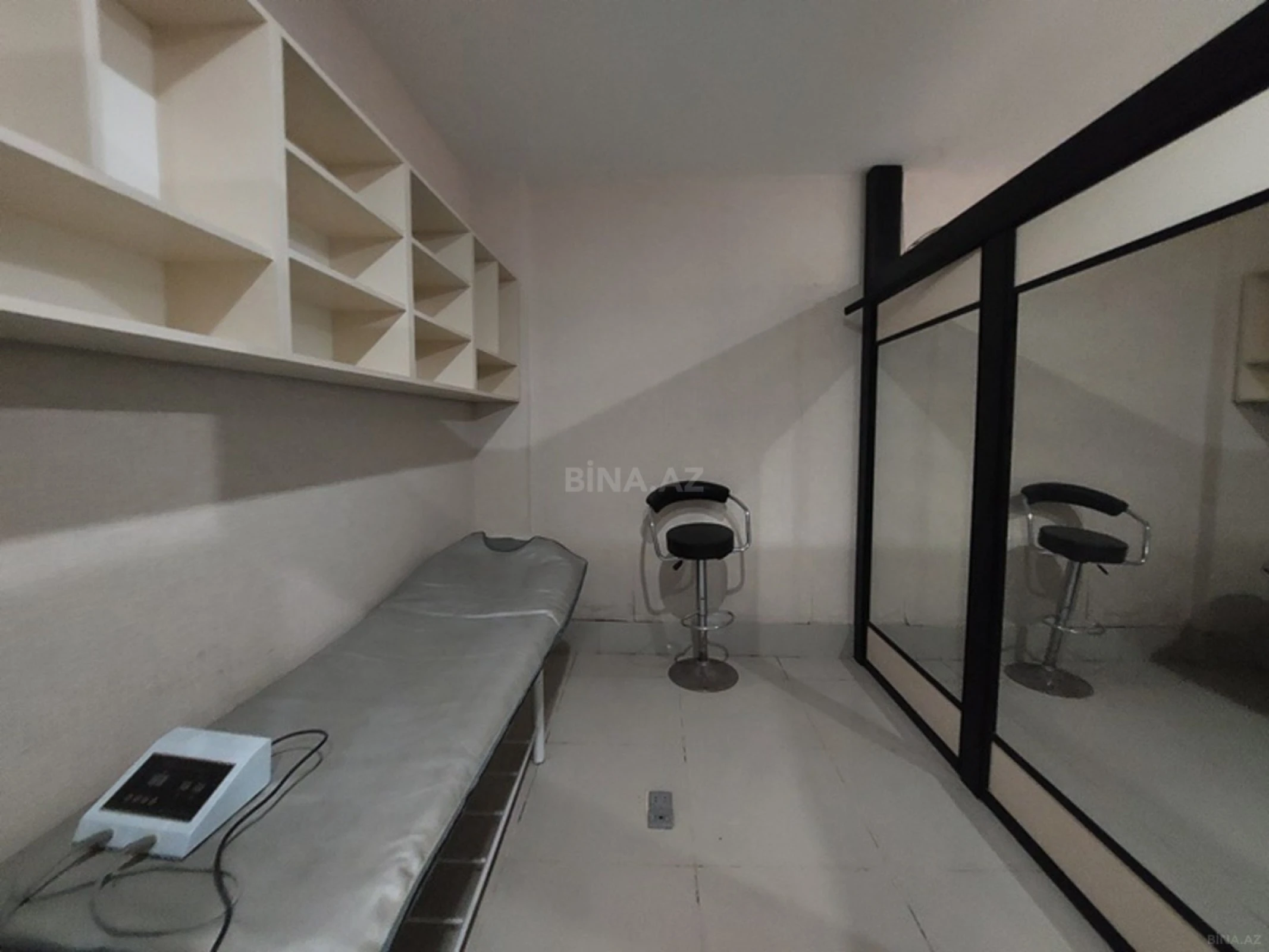 Satılır obyekt 300 m²