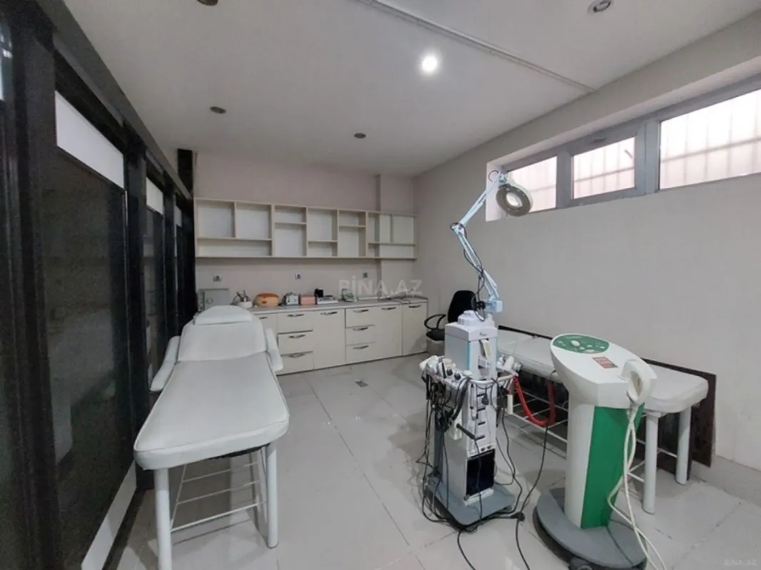 Satılır obyekt 300 m²