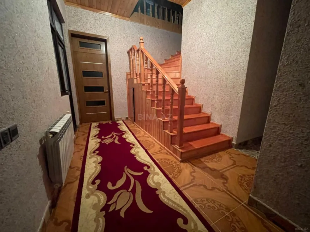 Satılır 5 otaqlı həyət evi 218 m²