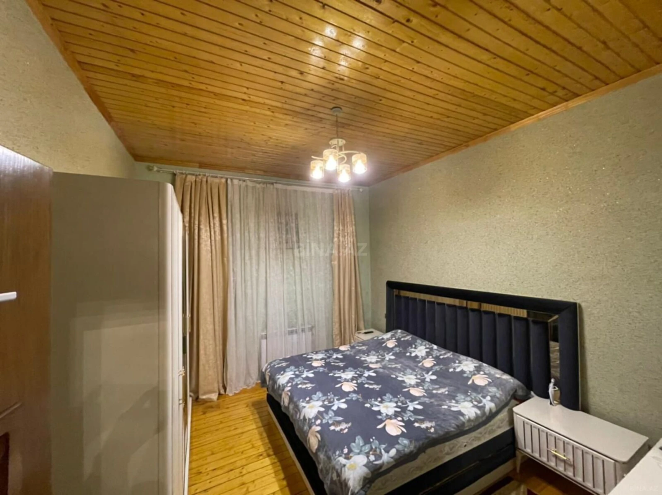 Satılır 5 otaqlı həyət evi 218 m²