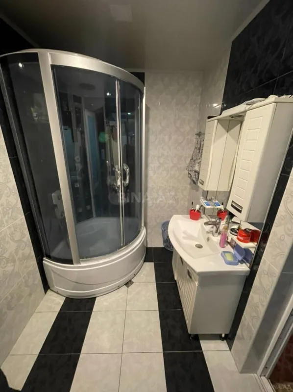 Satılır 5 otaqlı həyət evi 218 m²