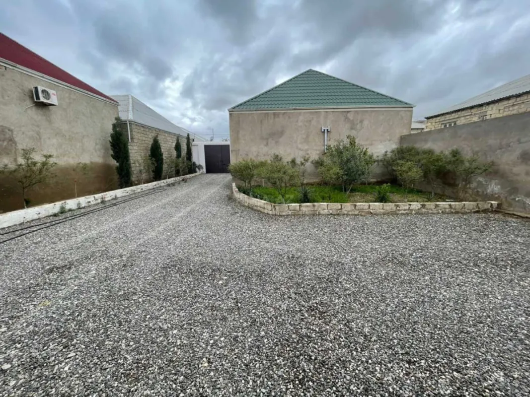 Satılır 5 otaqlı həyət evi 218 m²