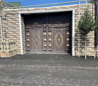 Satılır 5 otaqlı həyət evi 218 m²