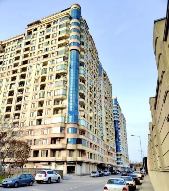 Satılır 2 otaqlı mənzil 66 m²