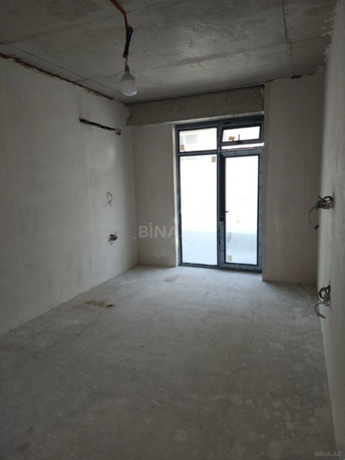 Satılır 3 otaqlı mənzil 148 m²