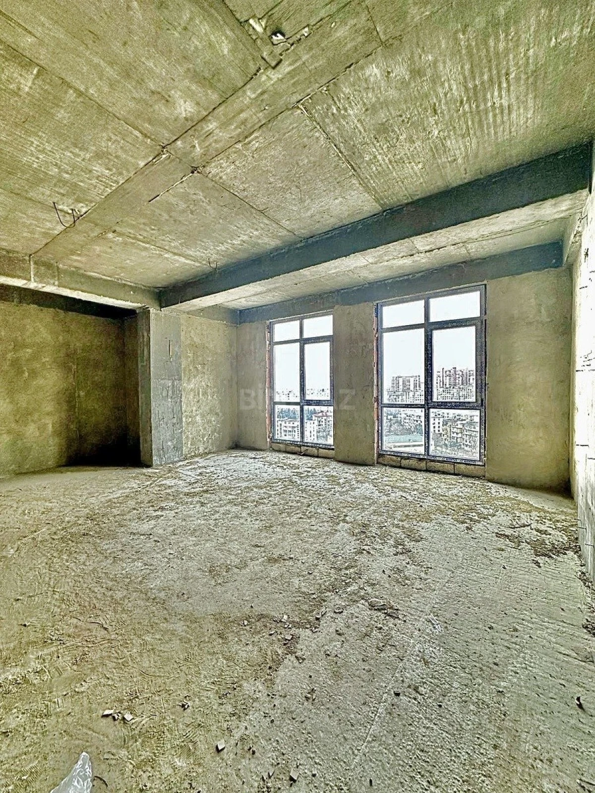 Satılır 3 otaqlı mənzil 128 m²