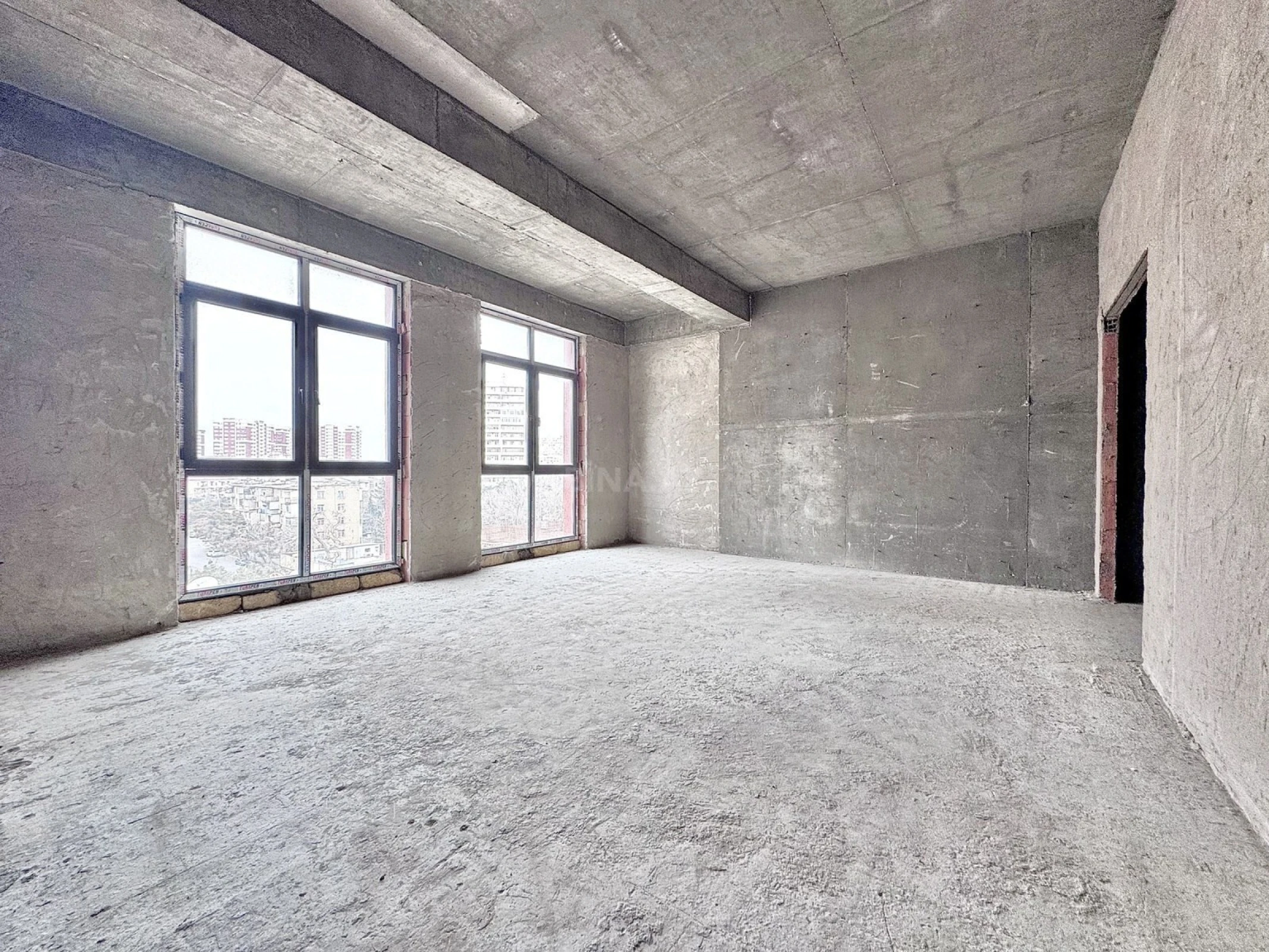 Satılır 3 otaqlı mənzil 128 m²