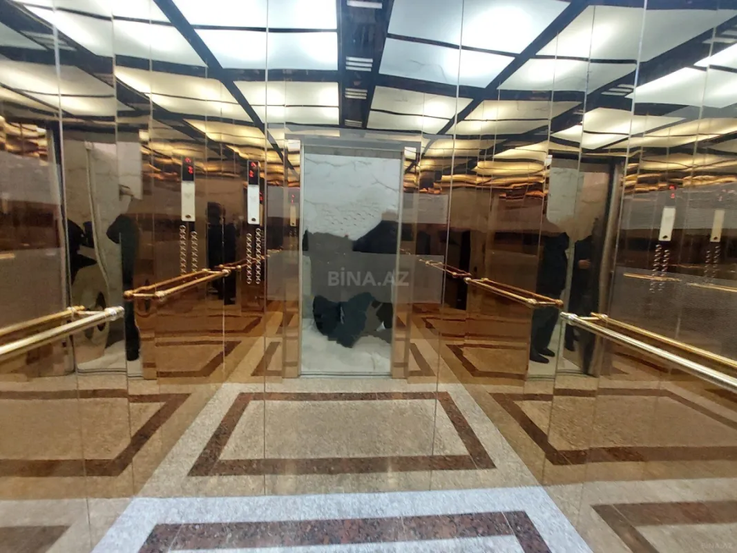 Satılır 2 otaqlı mənzil 118 m²