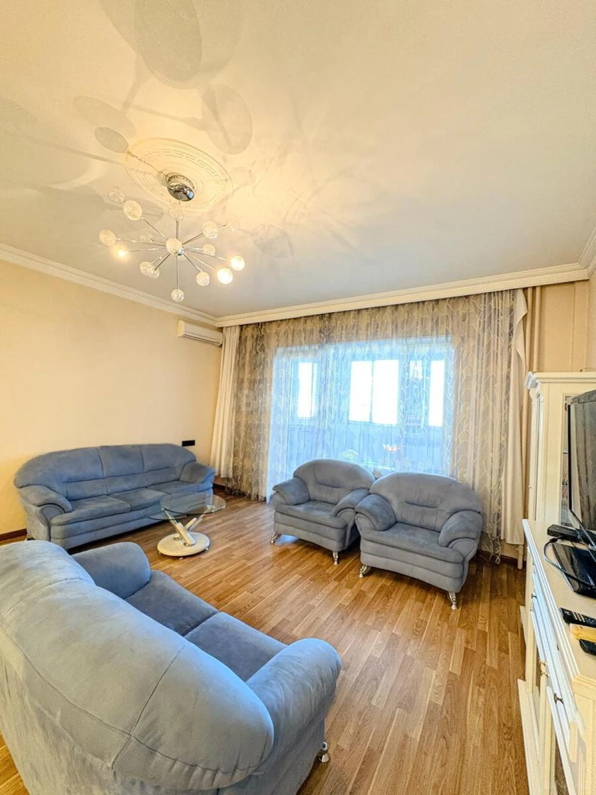 Kirayə verilir 3 otaqlı mənzil 150 m²