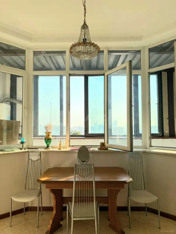 Kirayə verilir 3 otaqlı mənzil 150 m²