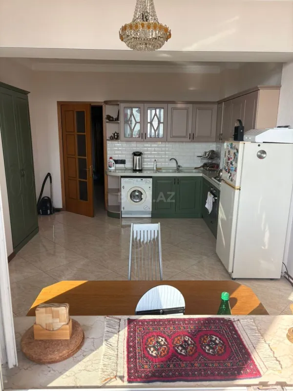 Kirayə verilir 3 otaqlı mənzil 150 m²