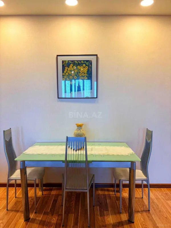 Kirayə verilir 3 otaqlı mənzil 150 m²