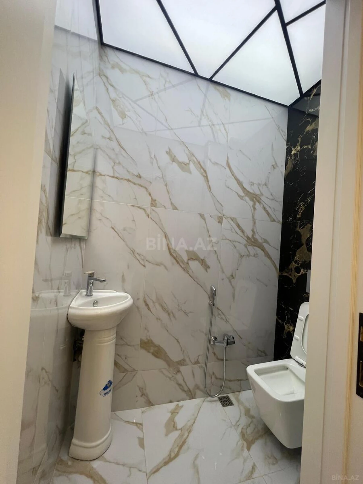 Satılır 2 otaqlı mənzil 90 m²