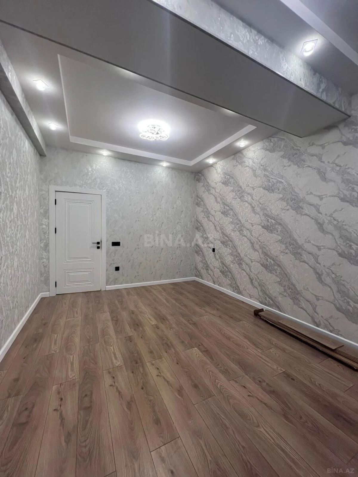 Satılır 2 otaqlı mənzil 90 m²
