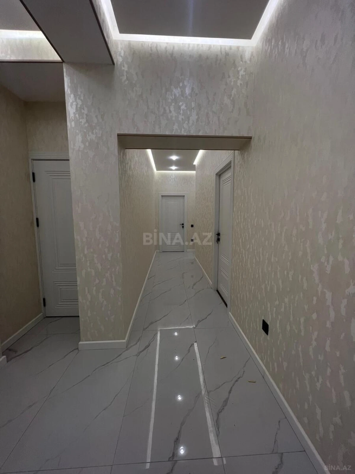 Satılır 2 otaqlı mənzil 90 m²